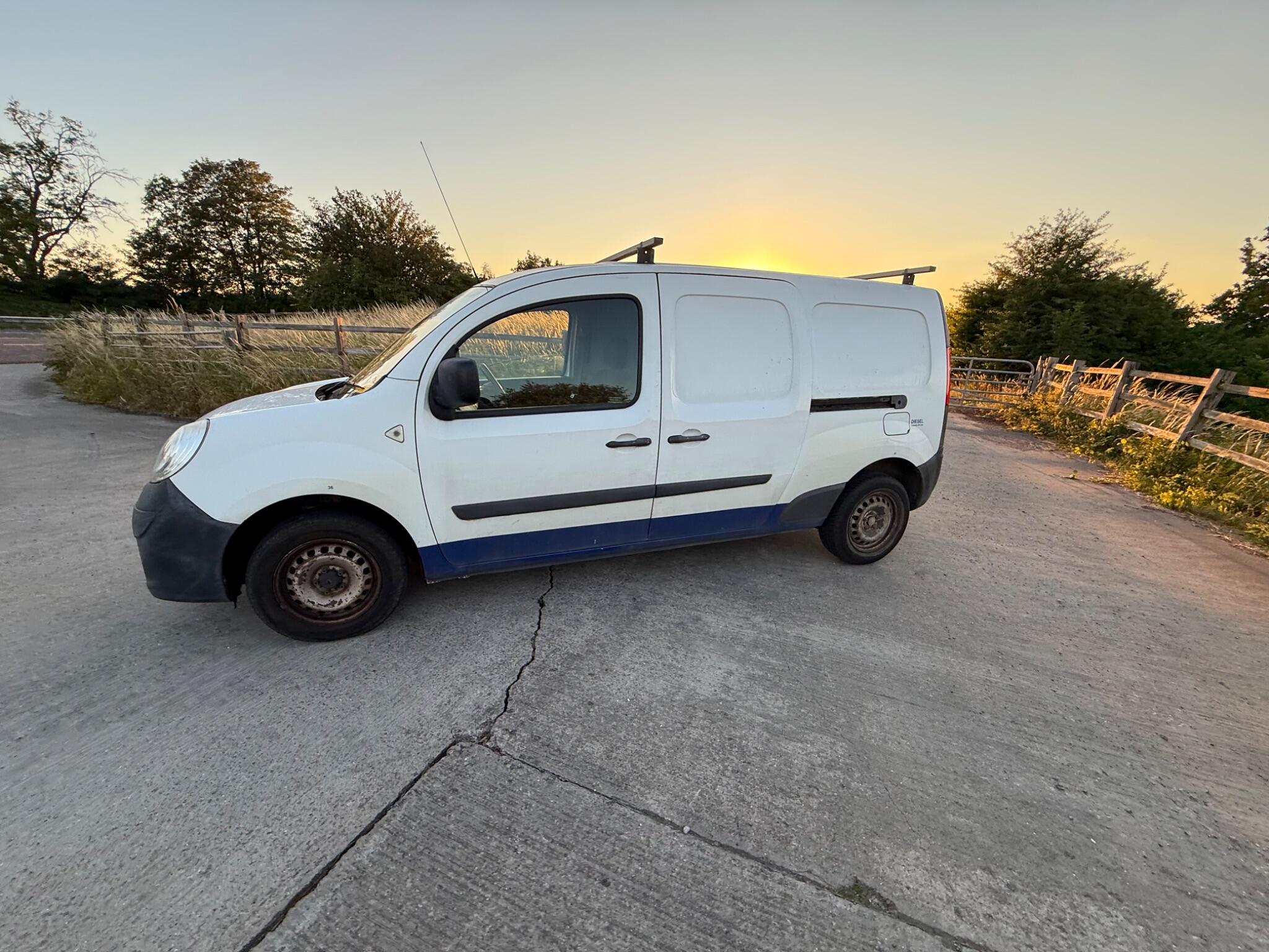 Renault Kangoo Maxi 1.5 LL21 dCi FWD L3 H1 4dr — photo 43 of 68
